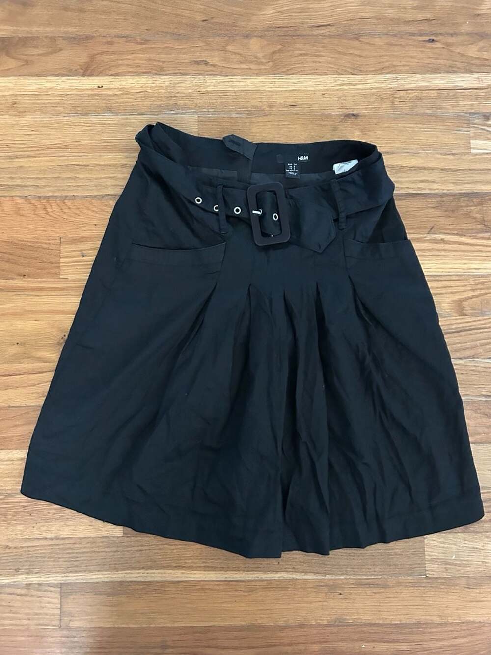 H&M Women’s Black Pleated Skirt with Belt